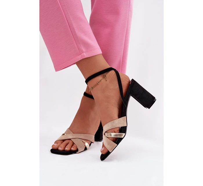 Sandále na podpätku model 226334 Vykročte štýlovo