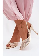 Dámské sandály na podpatku s krajkou a ozdobami Béžové model 22103152 - Boto