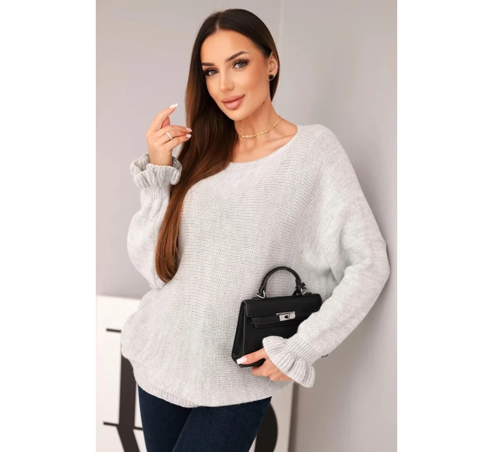 Svetr dámský z mohairu s nařasenými rukávy a výstřihem na zádech světlá šedá Svetr dámský z mohairu s nařasenými rukávy a výstřihem na zádech světlá šedá