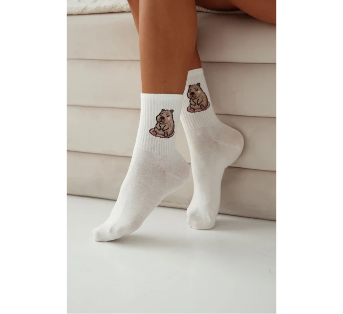 Dámské bavlněné ponožky Sedící kapibara ecru