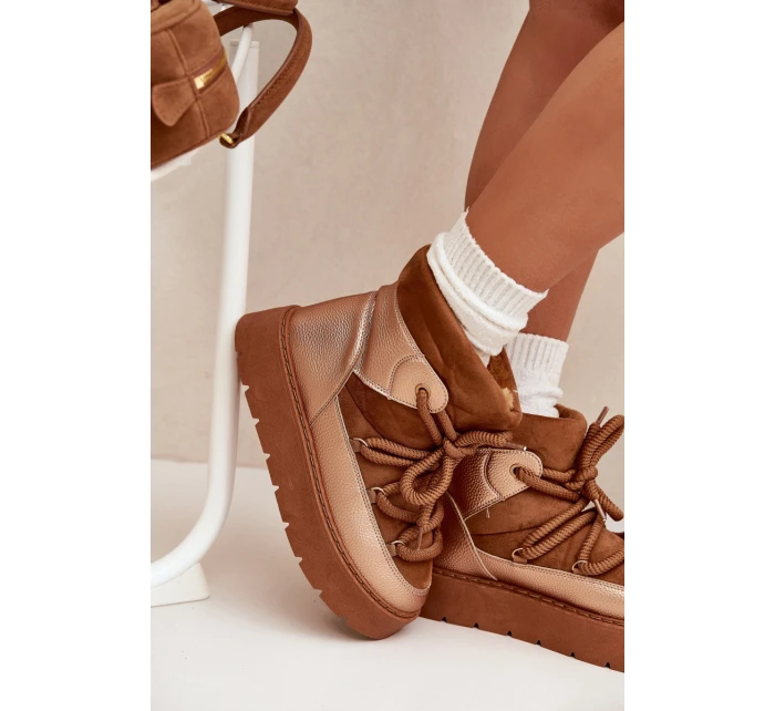 Nízké dámské sněhule s kožíškem a šněrováním Camel model 21705646 - Boto Nízké dámské sněhule s kožíškem a šněrováním Camel model 21705646 - Boto