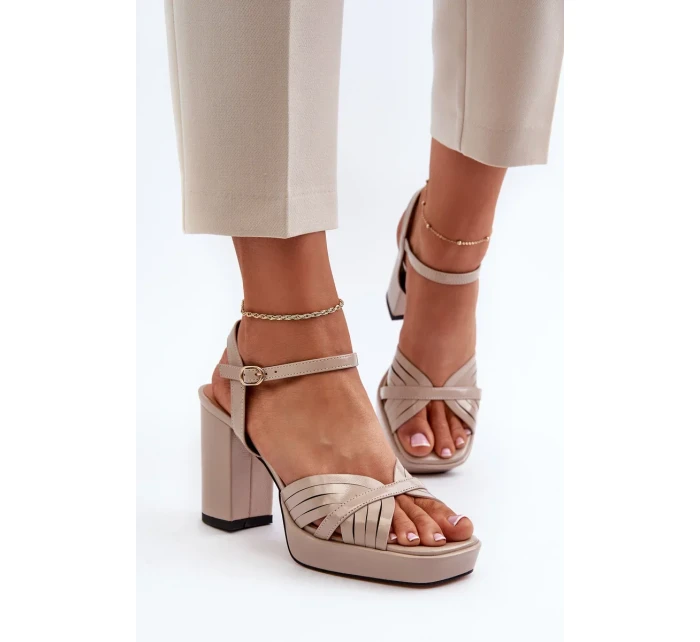 Dámske lakované sandále na vysokom podpätku Béžová D&A Dámske lakované sandále na vysokom podpätku Béžová D&A