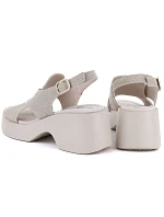 Dámské kožené sandály na platformě béžové S.Barski model 22099407