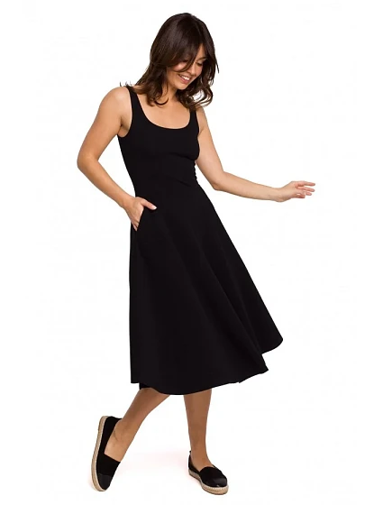 model 17147701 Přiléhavé šaty bez rukávů černé - BeWear
