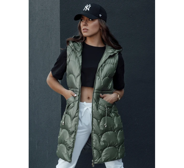Dámská prošívaná dlouhá vesta s kapucí zelená Dstreet model 21979326 - FashionStreet Dámská prošívaná dlouhá vesta s kapucí zelená Dstreet model 21979326 - FashionStreet