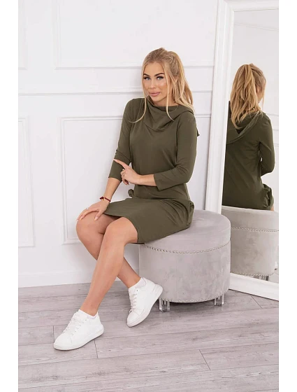 Šaty s kapucí a khaki kapsami Šaty s kapucí a khaki kapsami