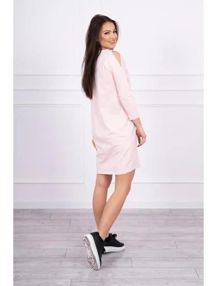 Šaty s 3D model 18744122 krajková pudrově růžová - K-Fashion