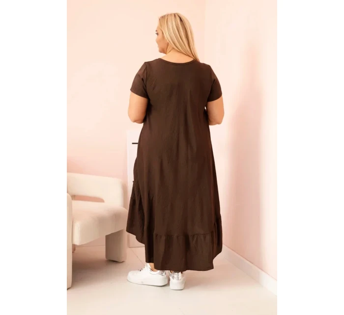 Dámske plus size šaty s krátkymi rukávmi a volánom z ľahkej viskózy v hnedej farbe