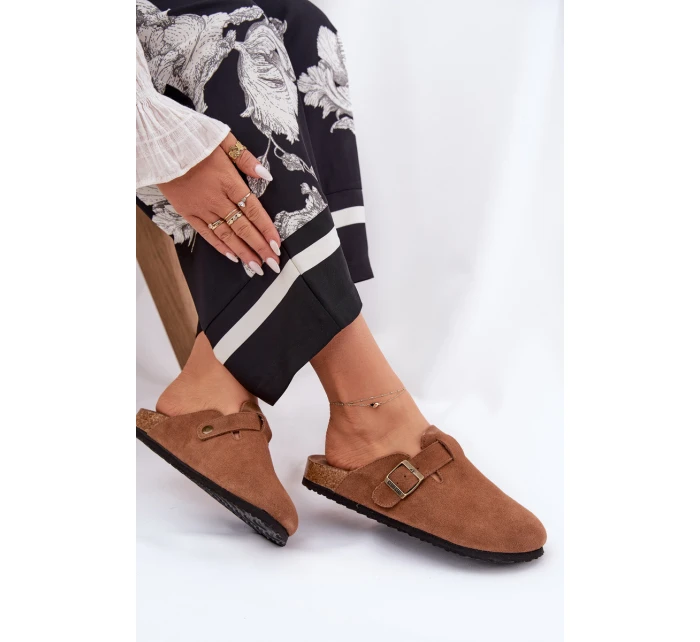 Semišové Klapky Dámské S Přezkou Big Star Hnědé model 21692025 - Big Star Shoes Semišové Klapky Dámské S Přezkou Big Star Hnědé model 21692025 - Big Star Shoes