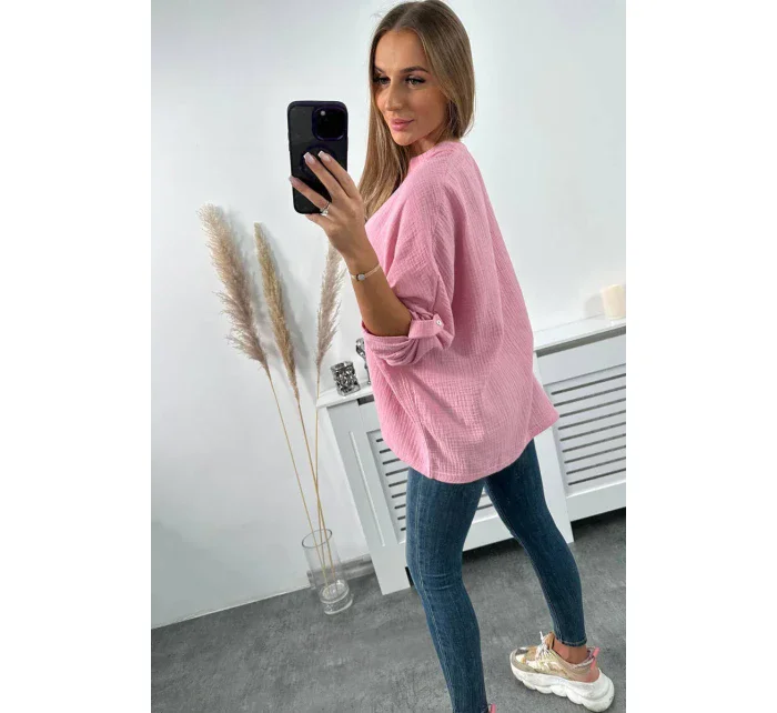 Mušelínová blúzka s vyhrnutými rukávmi tmavo ružová