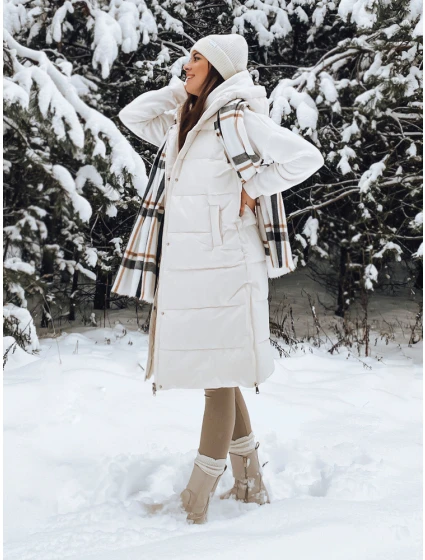 Dámská prošívaná vesta bílá Dstreet model 21965957 - FashionStreet Dámská prošívaná vesta bílá Dstreet model 21965957 - FashionStreet