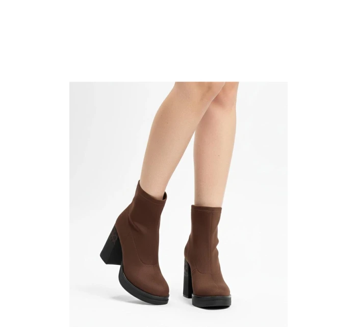 Topánky na podpätku model 222036 Solea