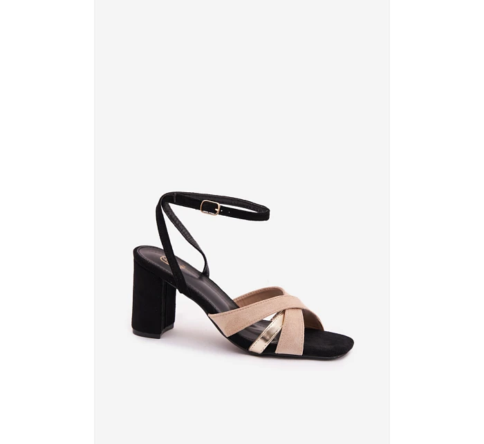 Sandále na podpätku model 226334 Vykročte štýlovo