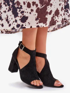 Sandále na podpätku model 209916 Vykročte štýlovo