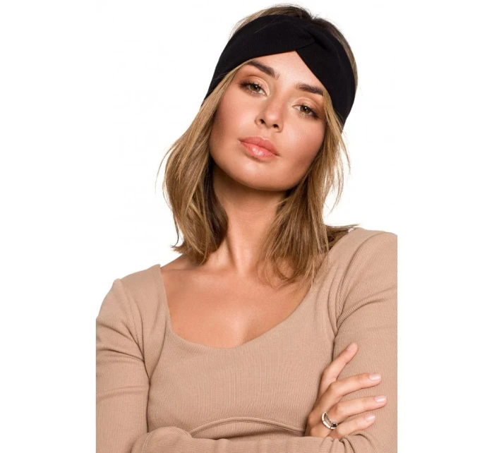 B216 Čelenka - čierna