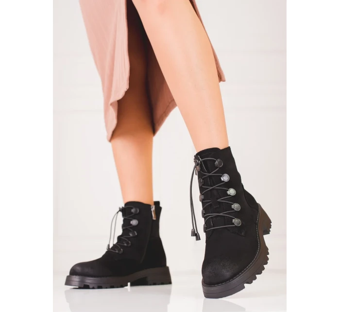 Luxusní dámské černé kotníčkové boty na plochém podpatku Luxusní dámské černé kotníčkové boty na plochém podpatku