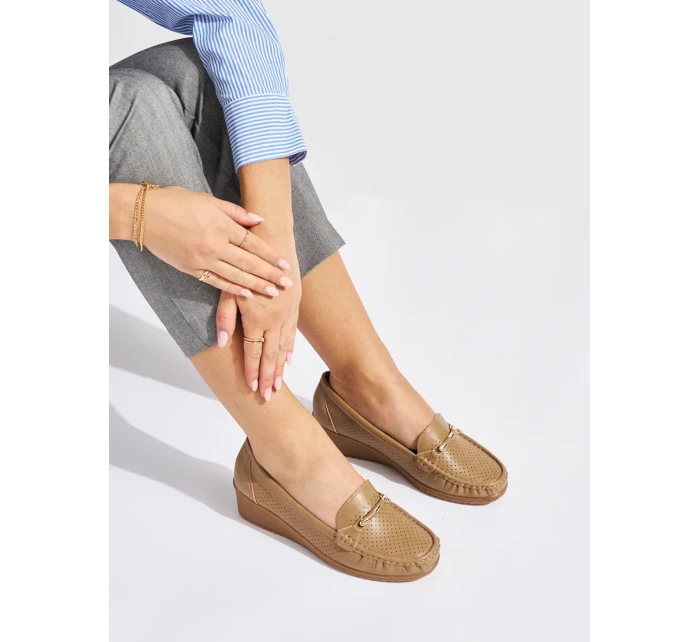 Hnedé dámske dizajnové mokasíny na klin Hnedé dámske dizajnové mokasíny na klin