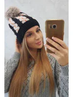 Dámská čepice s bambulí Rozalia model 18751655 - K-Fashion Dámská čepice s bambulí Rozalia model 18751655 - K-Fashion