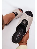 Kožené sandály na platformě s ozdobou model 22100363 Béžové - S.Barski