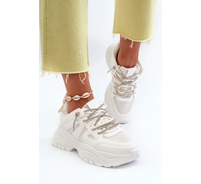 Dámske tenisky na pevnej podrážke s ozdobným šnurovaním biela Relissa Dámske tenisky na pevnej podrážke s ozdobným šnurovaním biela Relissa