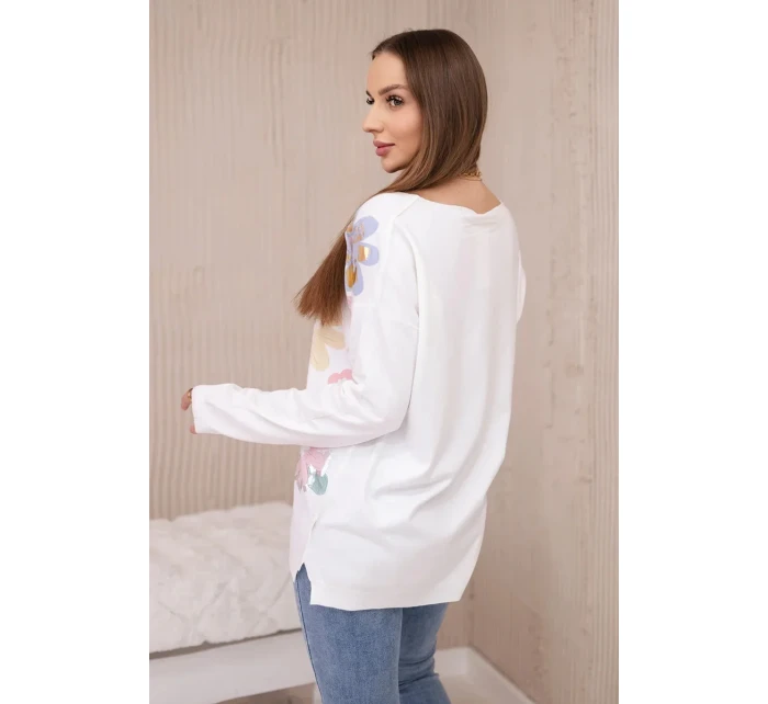 Svetrová halenka s barevnými květy model 19482514 - K-Fashion Svetrová halenka s barevnými květy model 19482514 - K-Fashion