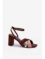Sandále na podpätku model 226335 Vykročte štýlovo