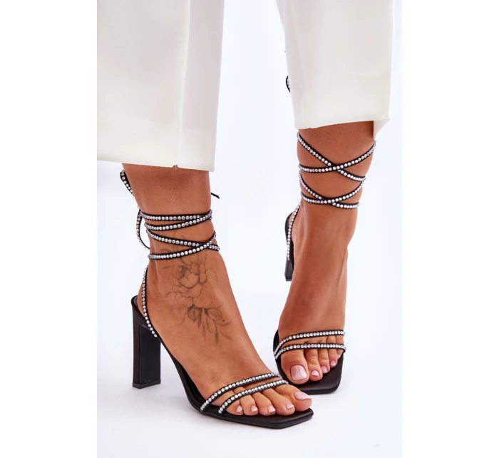 Eleganckie Wiązane Sandały Z Dżetami Czarne Nessy Eleganckie Wiązane Sandały Z Dżetami Czarne Nessy