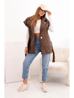 Dámska prešívaná vesta s opaskom a širokým golierom hnedá