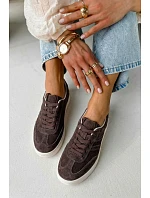 Sneakersy z veluru model 22044835 Čokoládové - VINCEZA