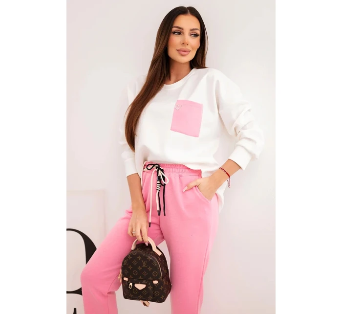 Dámský komplet máslový s kontrastní kapsou světle růžový Dámský komplet máslový s kontrastní kapsou světle růžový