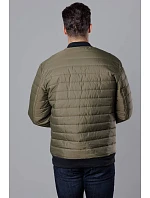 Prošívaná pánská bunda typu "bomber" v khaki barvě model 18344859 - J.STYLE Prošívaná pánská bunda typu "bomber" v khaki barvě model 18344859 - J.STYLE