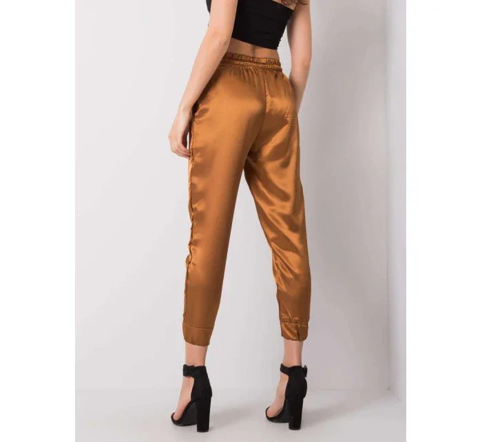 Kalhoty 217 SP model 15060881 hnědá - FPrice Kalhoty 217 SP model 15060881 hnědá - FPrice