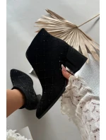 Botki Damskie Na Słupku Ze Zdobieniem D&A MR52-133 Czarne