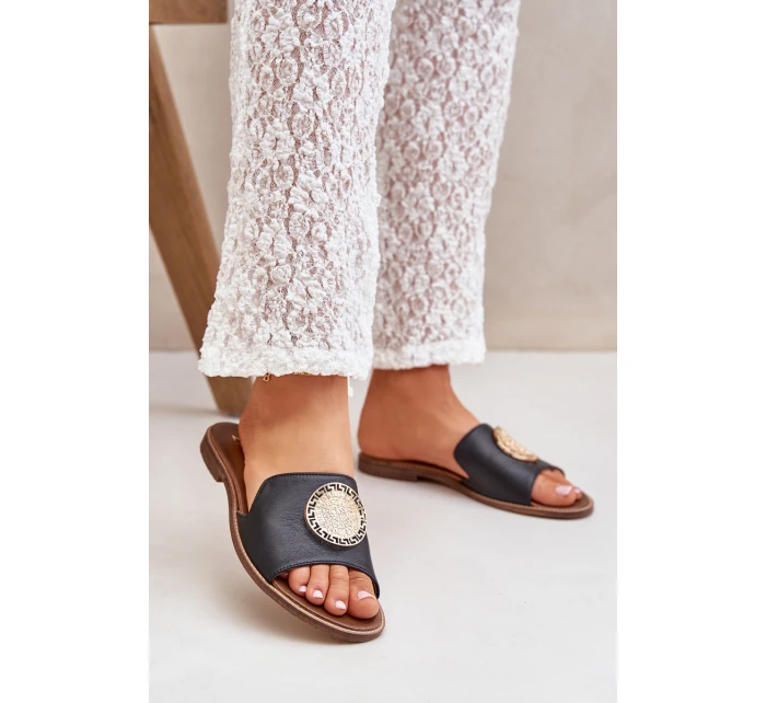 Kožené Pantofle S Dekorací Na Plochém Podpatku Zazoo model 21682278 Černé - Boto Kožené Pantofle S Dekorací Na Plochém Podpatku Zazoo model 21682278 Černé - Boto