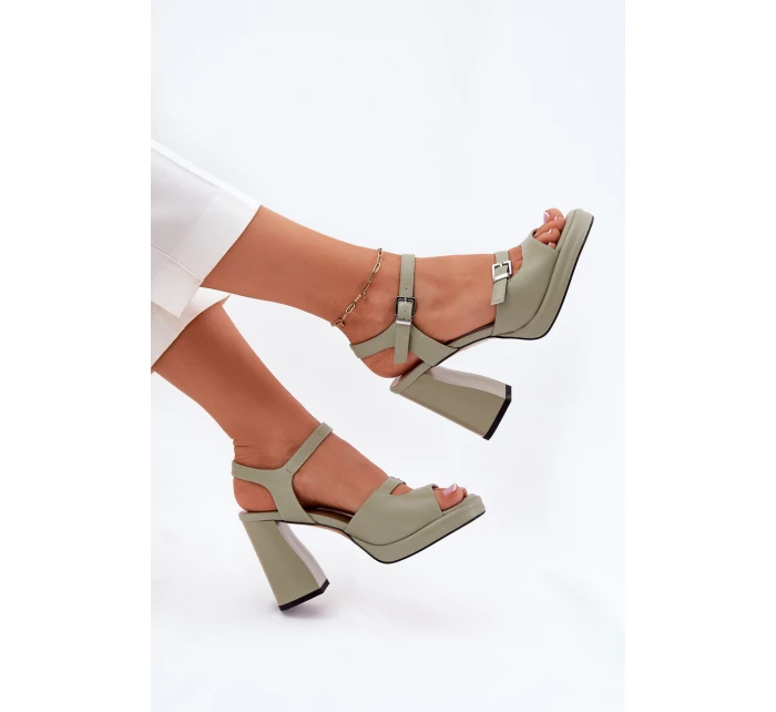 Dámské kožené sandály na podpatku model 21695162 zelené - VINCEZA