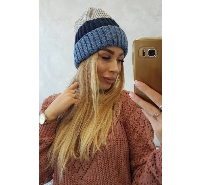 Fleecová čepice šedá model 18751517 - K-Fashion Fleecová čepice šedá model 18751517 - K-Fashion