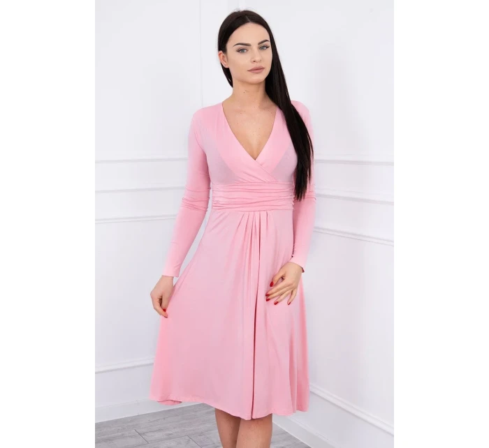 Šaty s průstřihem pod prsy pudrově růžové