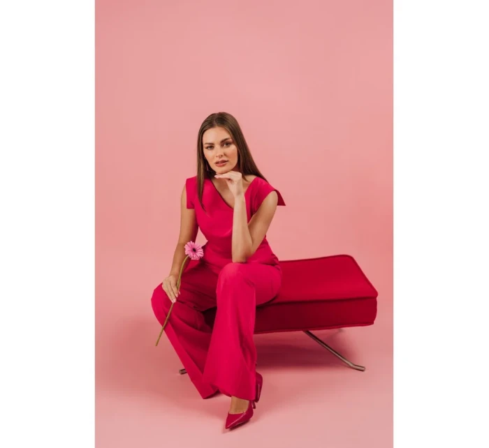 S407 Elegantný overal s asymetrickým výstrihom - ružový S407 Elegantný overal s asymetrickým výstrihom - ružový