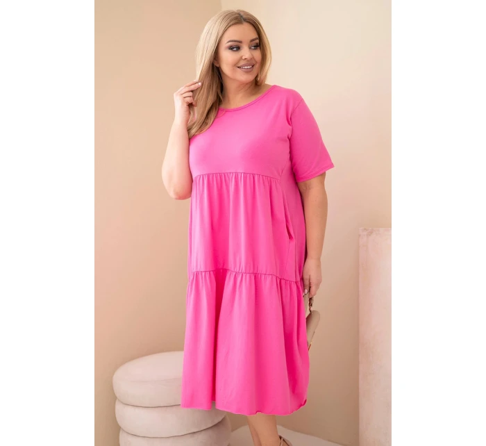 Dámske bavlnené plus size šaty s krátkymi rukávmi a volánom v ružovej farbe