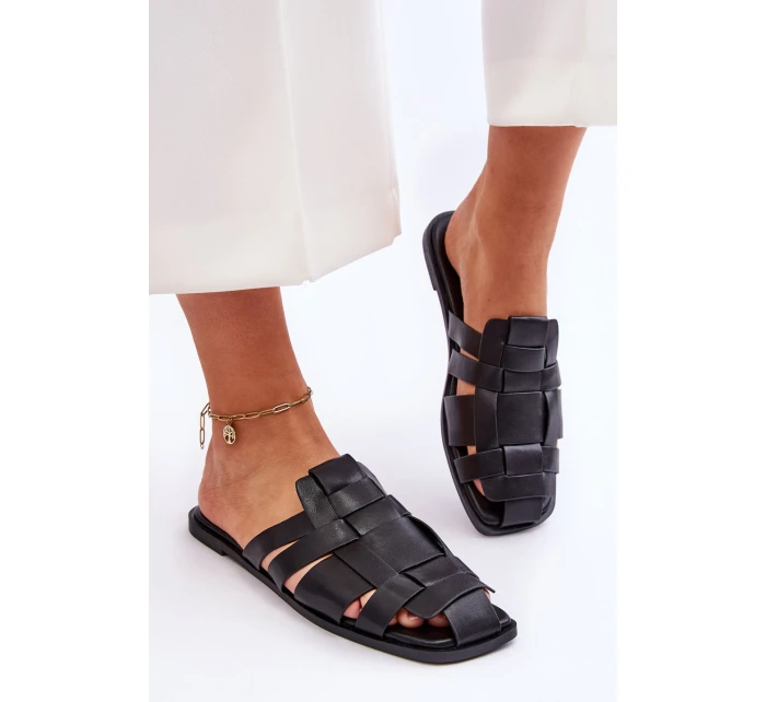 Dámské pruhované pantofle Černá model 21622411 - Boto Dámské pruhované pantofle Černá model 21622411 - Boto