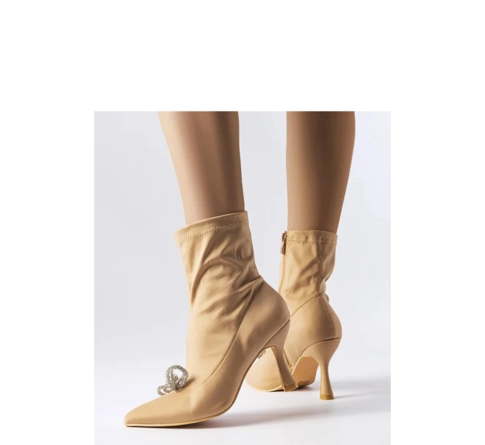 Topánky na podpätku model 205128 Solea Topánky na podpätku model 205128 Solea