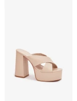 Dámské sandály na platformě s podpatkem Béžová Shoes model 21471948 - Inello Dámské sandály na platformě s podpatkem Béžová Shoes model 21471948 - Inello