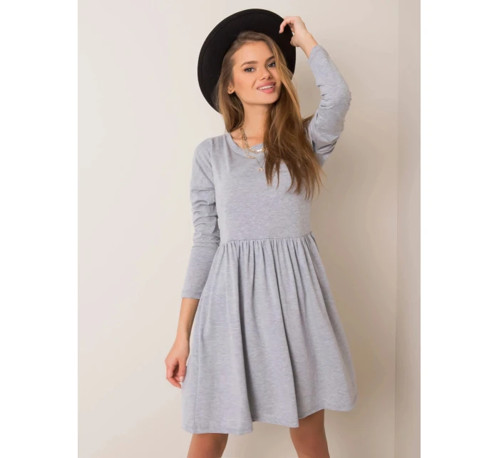 Šaty RV SK model 20958414 šedá - Rue Paris Šaty RV SK model 20958414 šedá - Rue Paris