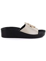 Dámské žabky na zlaté platformě model 22072433 - Potocki Dámské žabky na zlaté platformě model 22072433 - Potocki