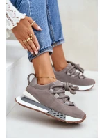 Semišové dámské sneakersy na platformě s šněrováním Artiker šedé model 21671668 - Boto Semišové dámské sneakersy na platformě s šněrováním Artiker šedé model 21671668 - Boto