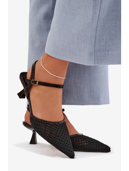 Sandále na podpätku model 225214 Vykročte štýlovo