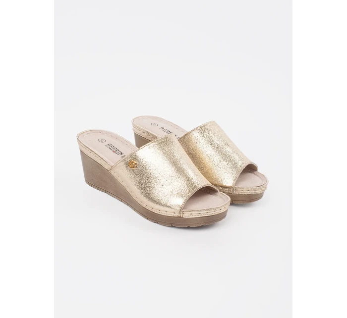 Jedinečné dámské zlaté nazouváky na klínku Jedinečné dámské zlaté nazouváky na klínku