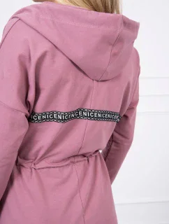 Pláštenka s dlhším chrbtom tmavo ružová