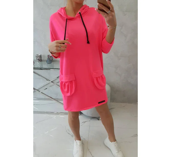 Šaty s kapucí růžové neonové Šaty s kapucí růžové neonové