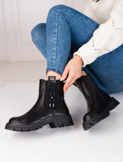 Komfortné členkové topánky dámske čierne na plochom podpätku